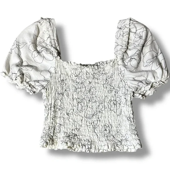 Monteau Los Angles White & Black Floral Line Pattern Puff Sleeves Smocked Blouse - Picture 11 of 16